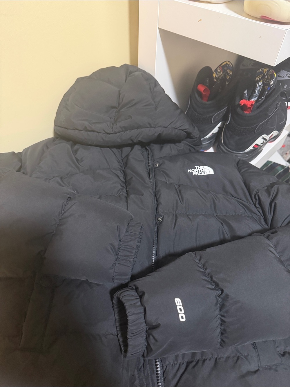 The North Face Women’s Black Short Puffer Hooded Jacket - Picture 4 of 6